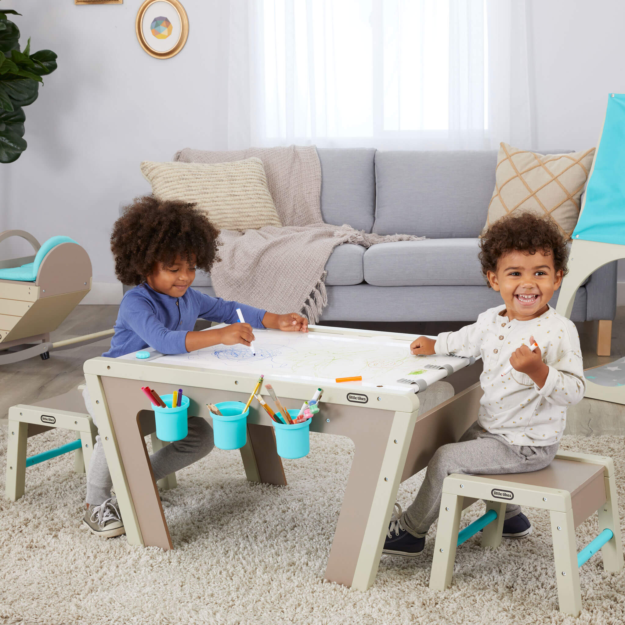 2-in-1 Easel and Art Table - Image 3